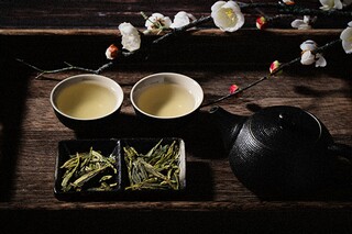 庐山瀑布的诗句（李白写庐山瀑布的诗句）